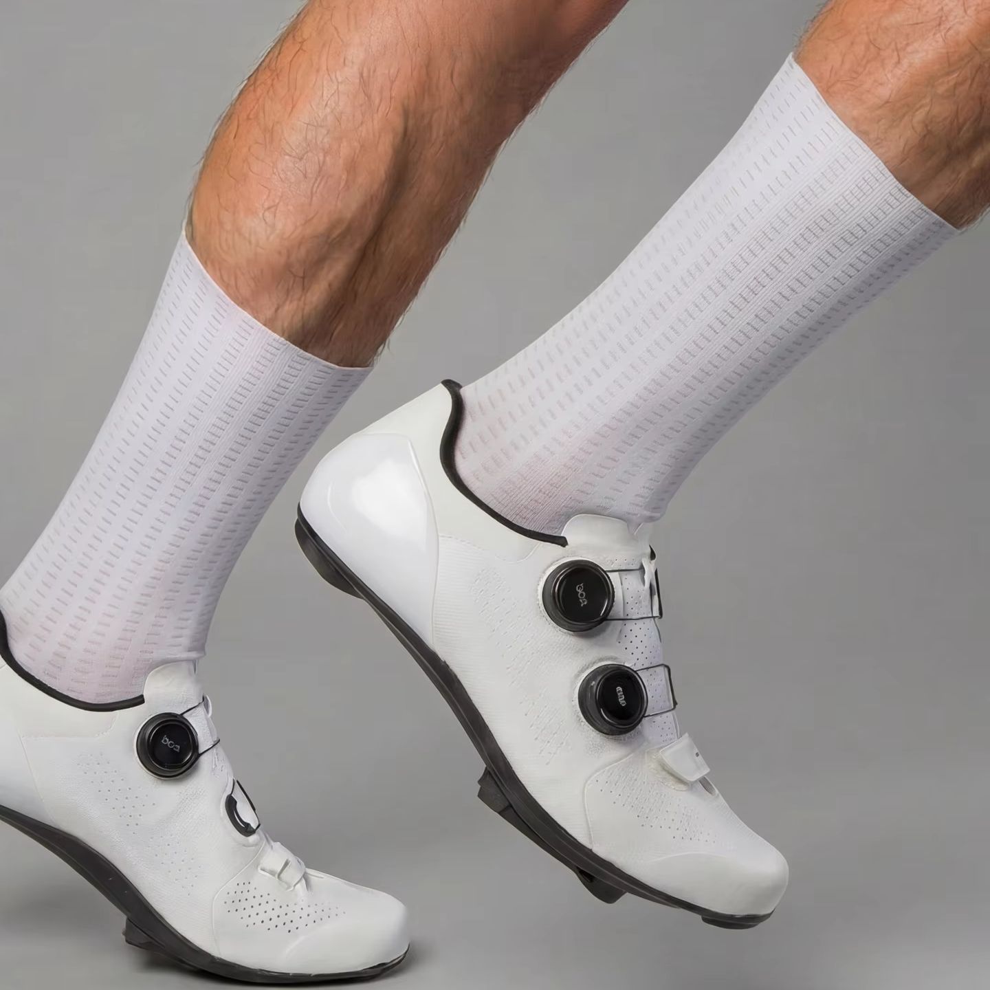 Sports Socks - ถุงเท้าปั่นจักรยานแบบแอโร่ระดับมืออาชีพ ใช้ได้ทั้งชายและหญิง ระบายอากาศได้ดี ยืดหยุ่นสูง ทนลม ซิลิโคนกันลื่น